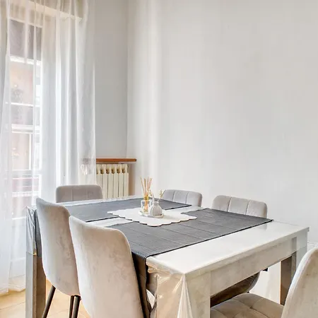 Apartamento Guesthost - Cozy With Balconies *