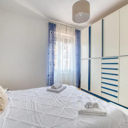 Guesthost - Cozy With Balconies Spoleto